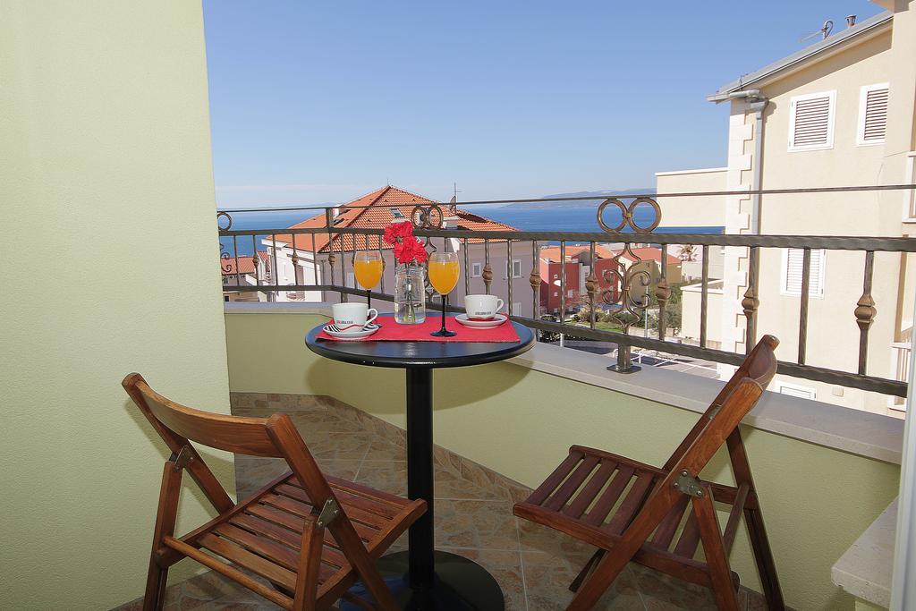 Apartments Adriatika Макарска Экстерьер фото